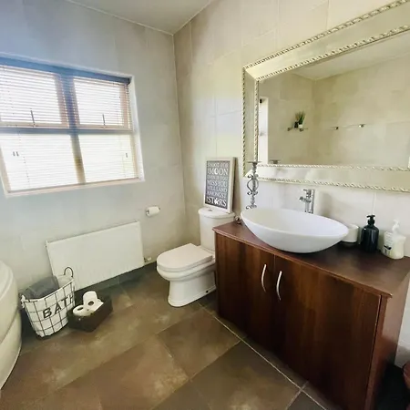 Conree * Castlemaine